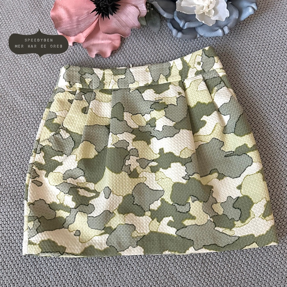 Club Monaco Joelle Camouflage Mini Skirt Size 4